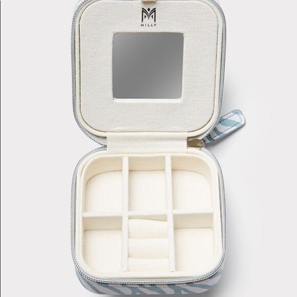 Milly Traveling Jewelry Box!  - Picture 3 of 7